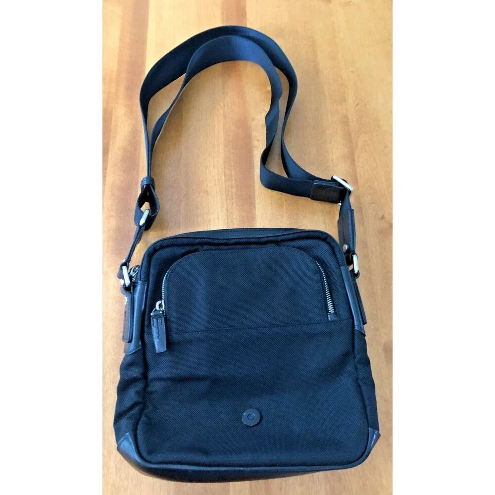 TUMI Crossbody Case Bag Purse Black Nylong Multi Compartment Pockets Adjustable